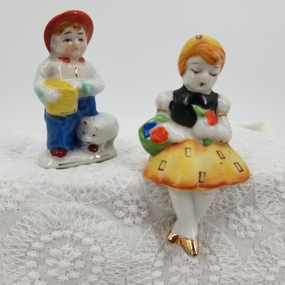 Adorable Vintage Farm Cottage Couple Home Accent - made between 1945-52
